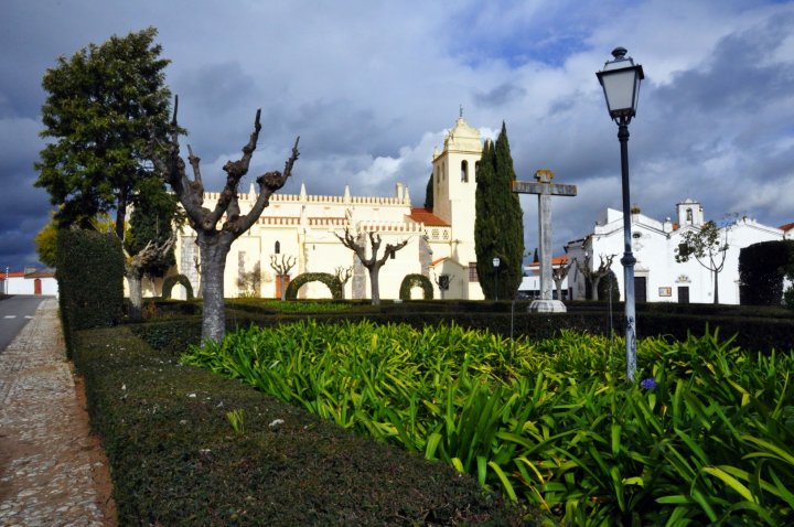 Kostel Nossa Senhora da Assuncao.jpg